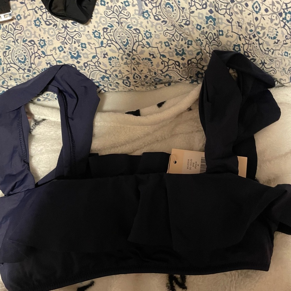 Size M navy blue Bathing suit top. brand- eberjey